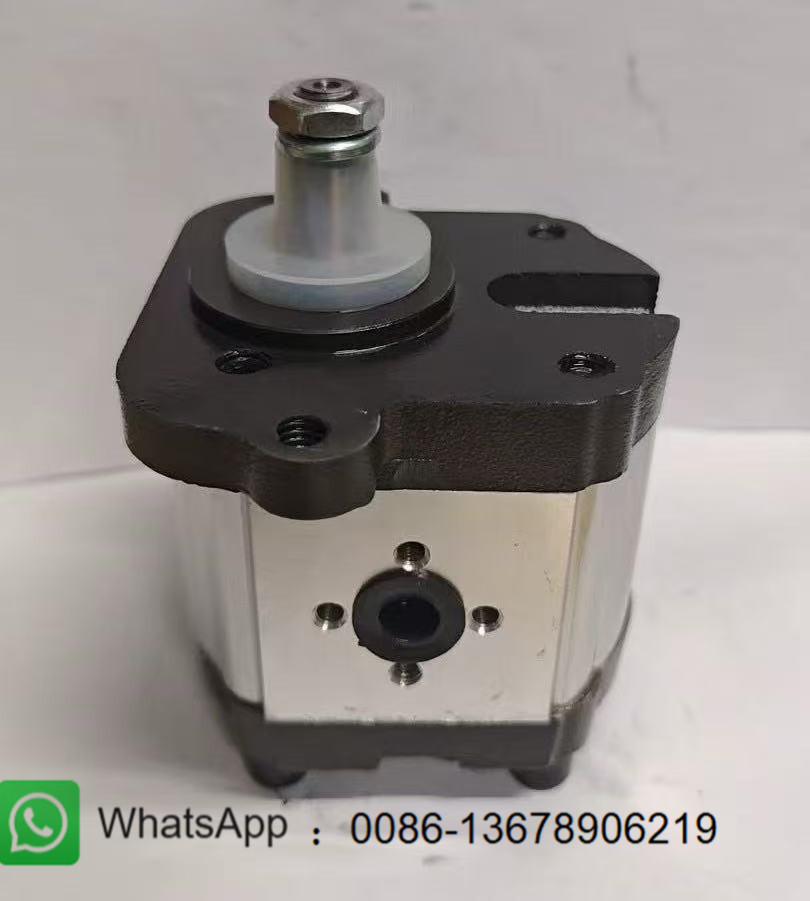 3534941M91, 3538958M91, 3533911M91, 3538957M91, 3538958M92 gear pump Compatible with Landini, Massey Ferguson and McCormick tractors.