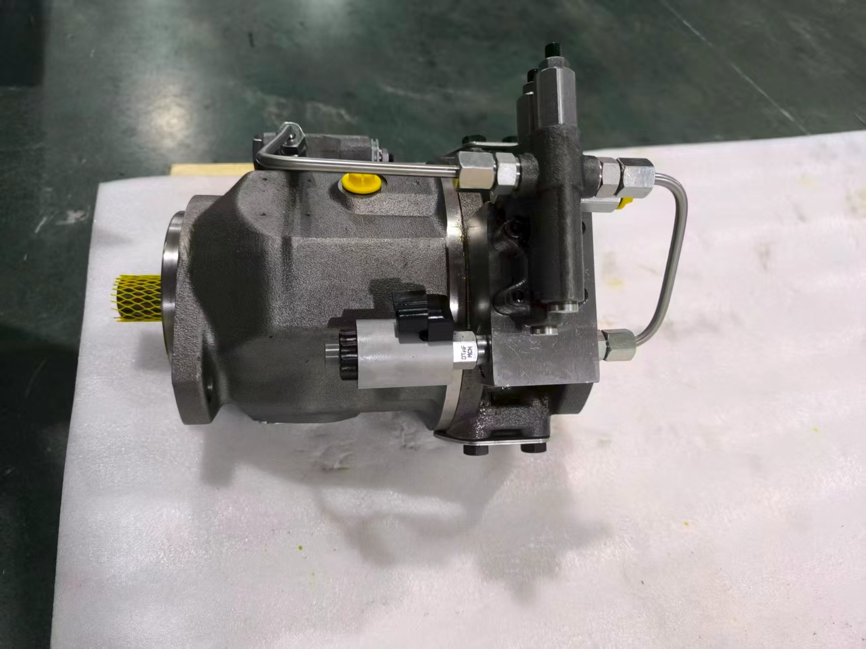  VOE11886357 PUMP FOR VOLVO BL71 BL70